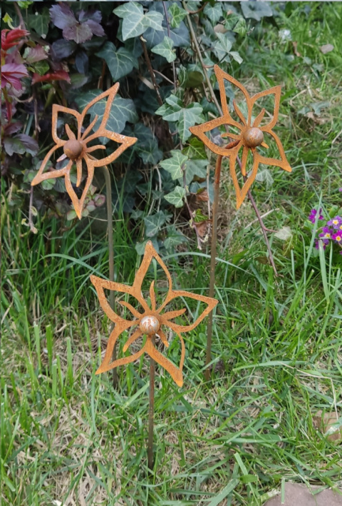 Kwiat przestrzenny metalowy dekoracja ogrodowa corten rdza 052 Kwiat przestrzenny metalowy dekoracja ogrodowa corten rdza 052